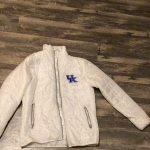 I’m selling this because I have not worn it the color is white